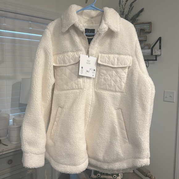 ALO Yoga White Teddy Jacket - Picture 5 of 9